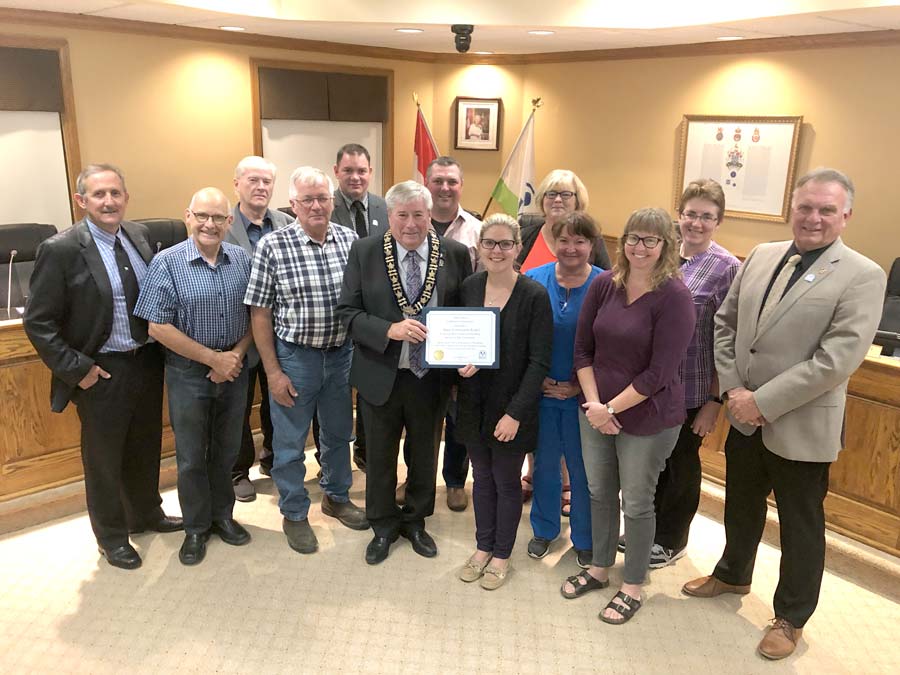 Members of Drew Community Committee recognized for contribution to Minto post image