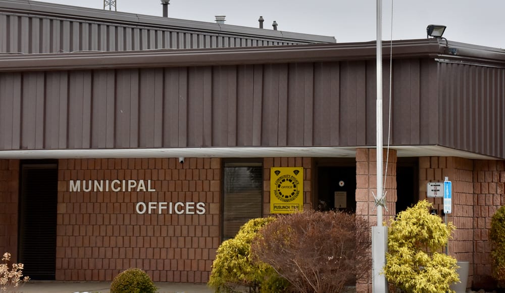 Puslinch working with neighbours on technology, roadwork, reopening of facilities post image