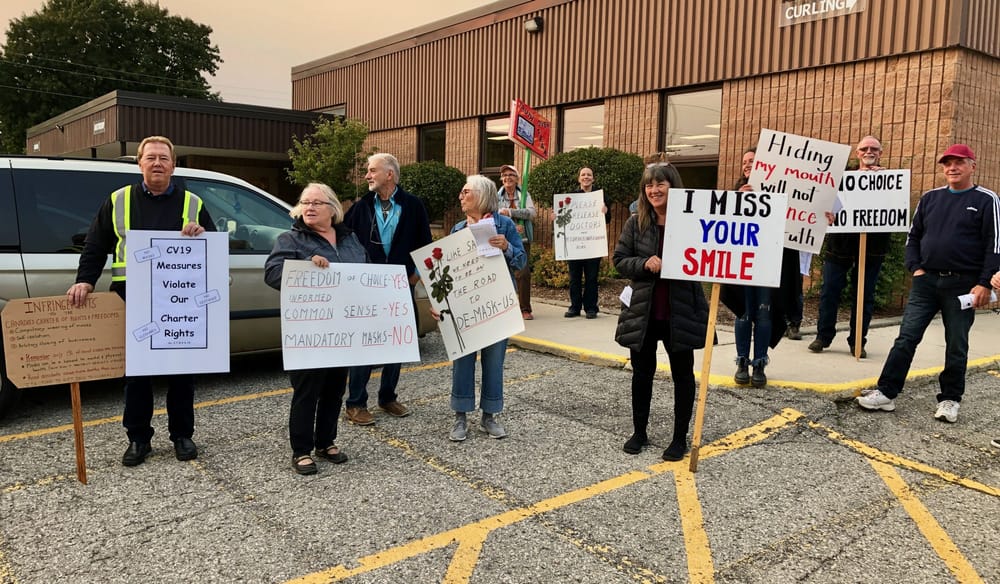 Delegation calls for end to state of emergency, asks council to stand up against mask order post image