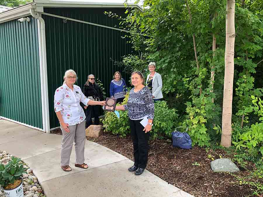 Jane McDonald awarded Ontario Horticultural Association District Service Award post image