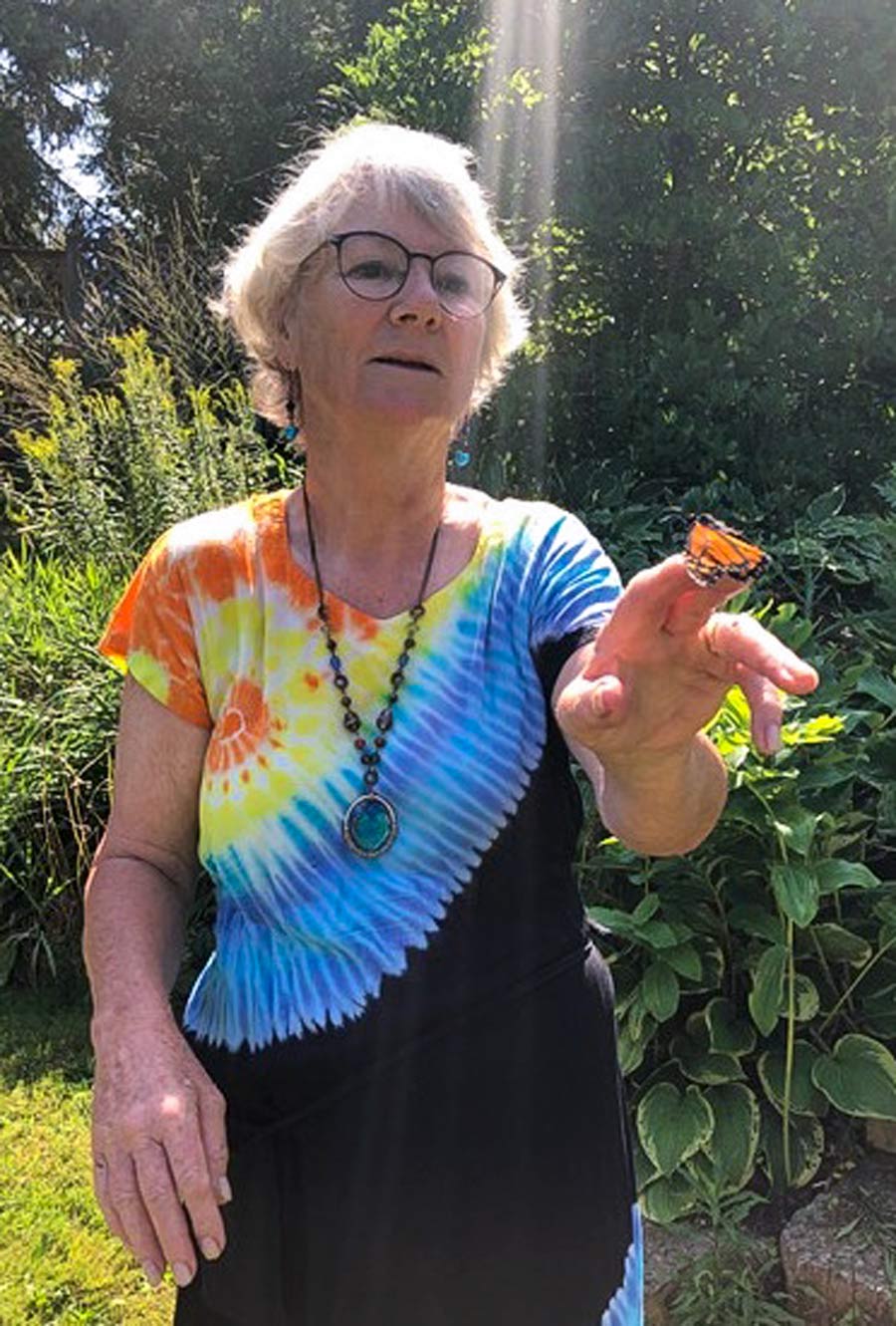 Locals help monarch butterflies post image
