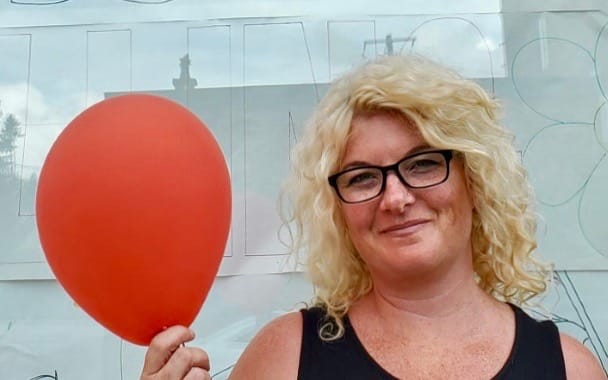 Frustrated hairstylists start Red Balloon Wednesdays reopening campaign post image