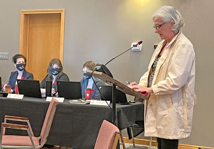 Mapleton council hears request to end proof-of-vaccination requirement for facilities post image