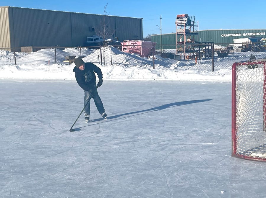 Recreation facilities reopened in Mapleton on Jan. 5; outdoor rinks remain popular post image