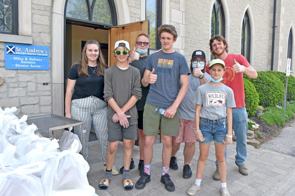 St. Andrew's Presbyterian Church held drive-thru dinner post image