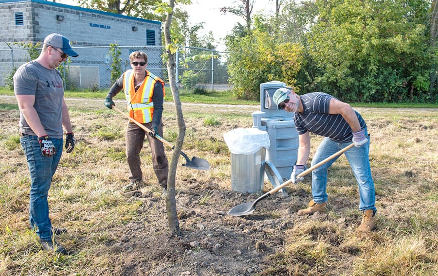 Warden’s Tree Planting held on Cottontail Road Trail post image