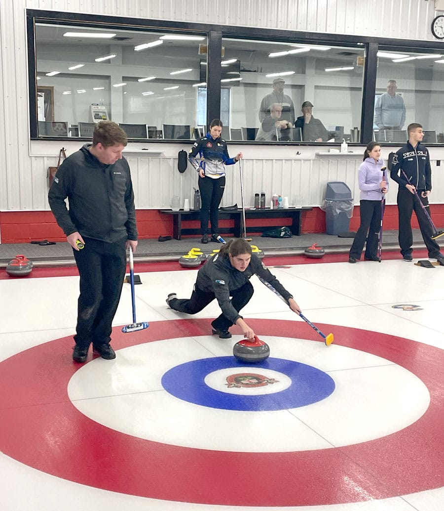 Mixed doubles bonspiel in Arthur an international event post image