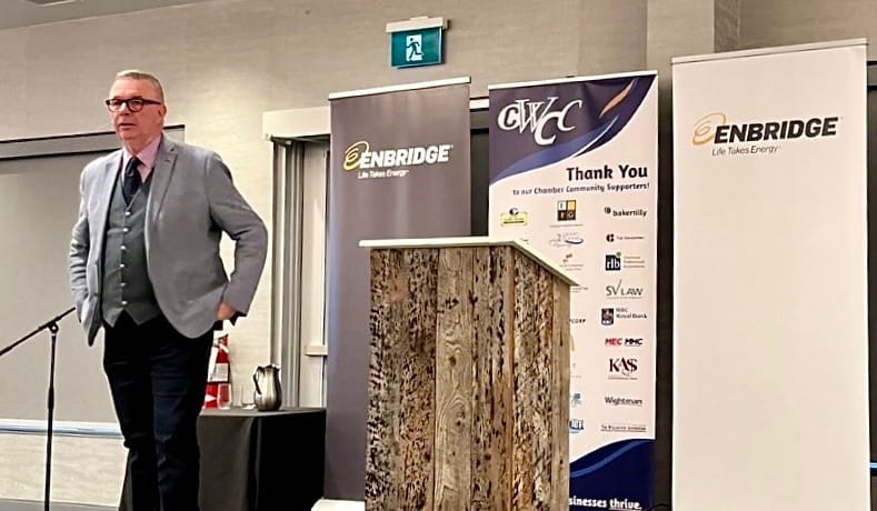 Watters makes a splash at Chamber of Commerce event post image