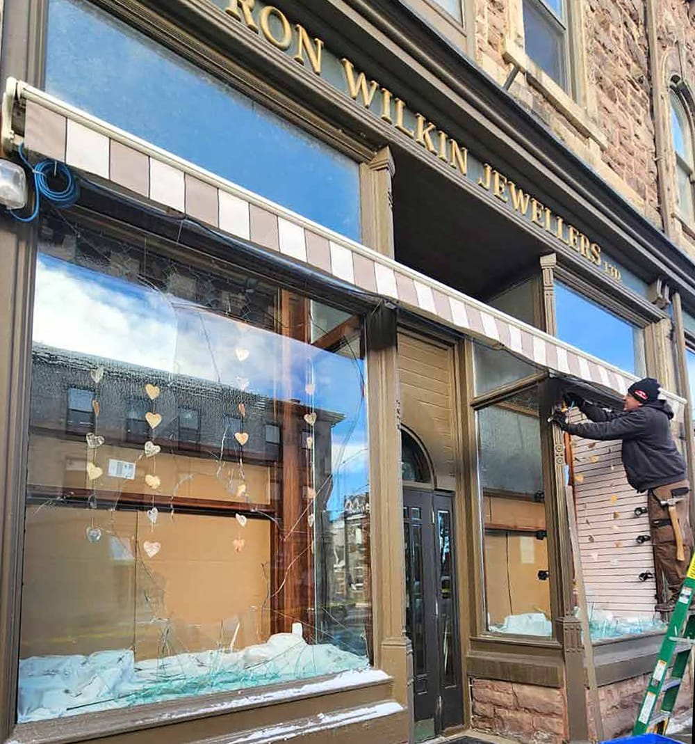 Ron Wilkin Jewellers robbed overnight post image