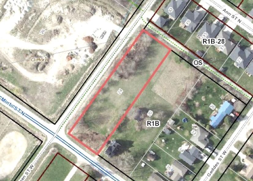 Neighbours raise concerns about 16-unit development on Minto Street in Clifford post image