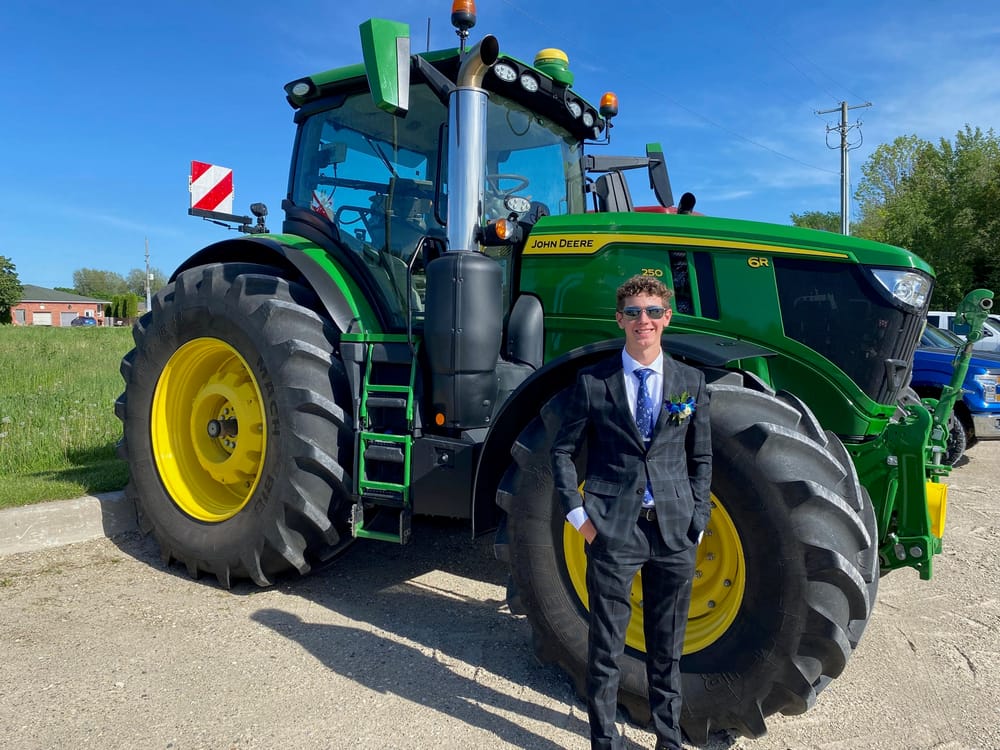 Prom night in Mount Forest post image