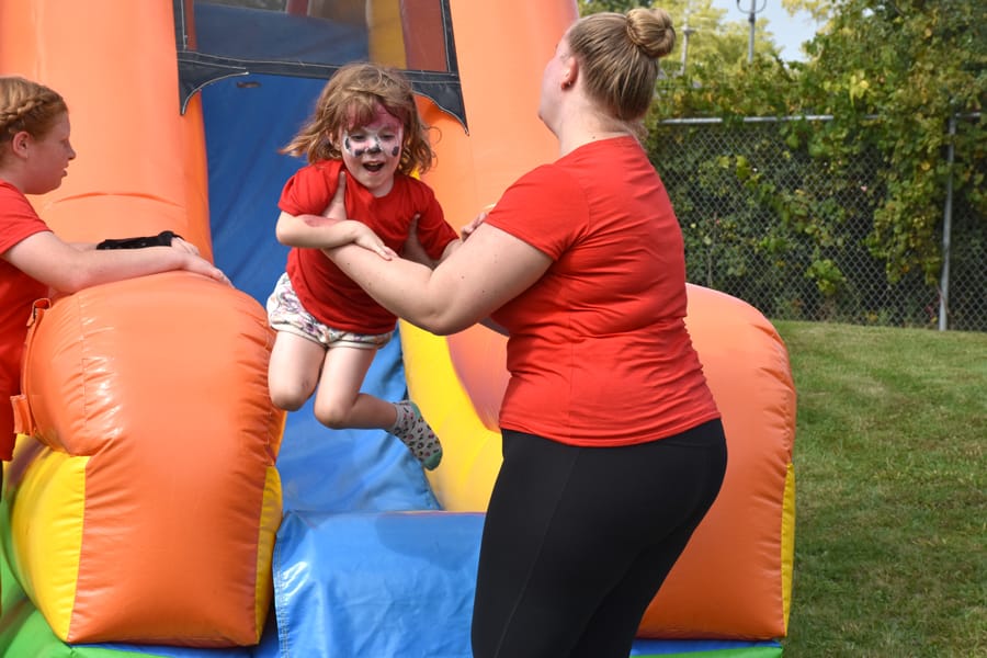 Bert’s Service Centre celebrates 40 years in business with barbecue, fundraiser for Groves hospital post image