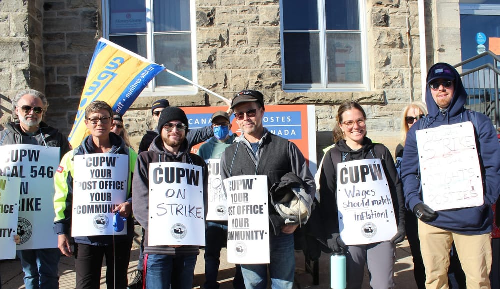 Canada Post strike continues as sides remain ‘really far apart’ post image