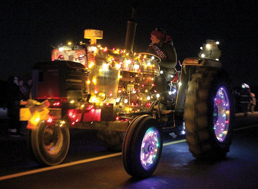 Farmers spread joy with Rockwood parade of lights Dec. 12 post image
