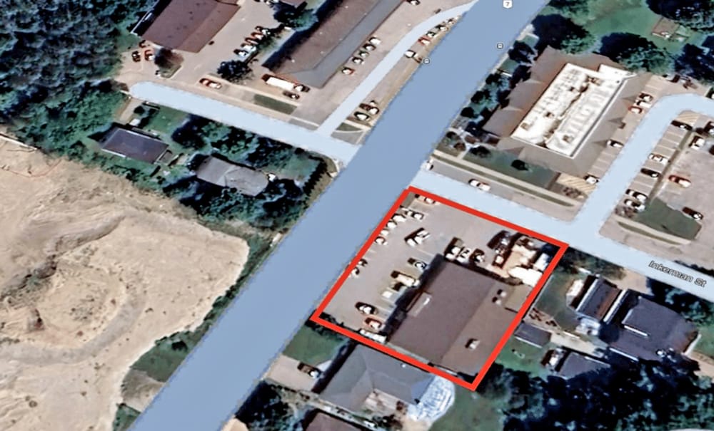 Rockwood Foodland allowed to continue use of outdoor storage post image