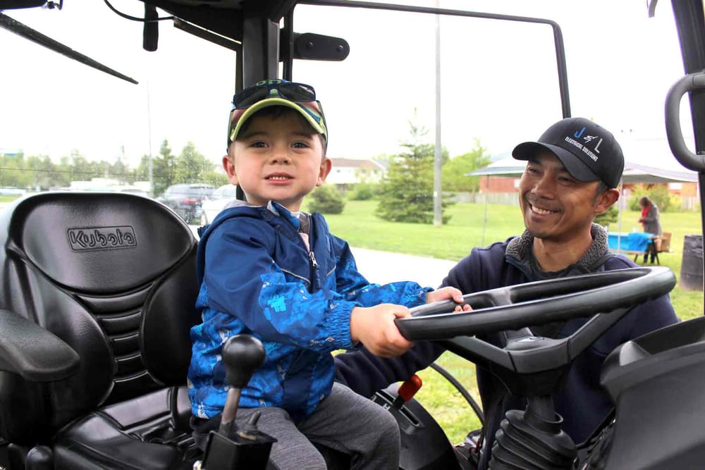 Kids check out township’s equipment at Centre Wellington Show ‘n’ Shine post image