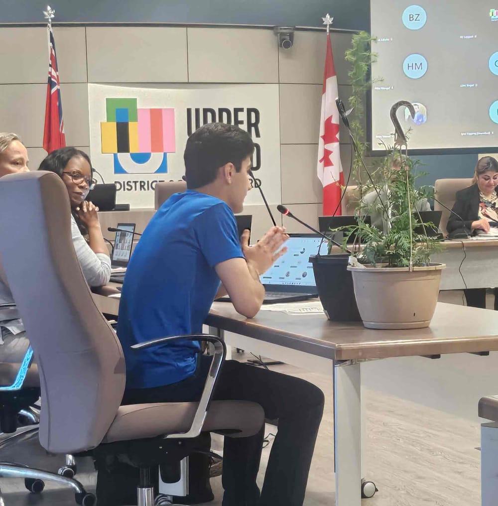 Outgoing student trustees offer thanks, enthusiastic motivational speech post image