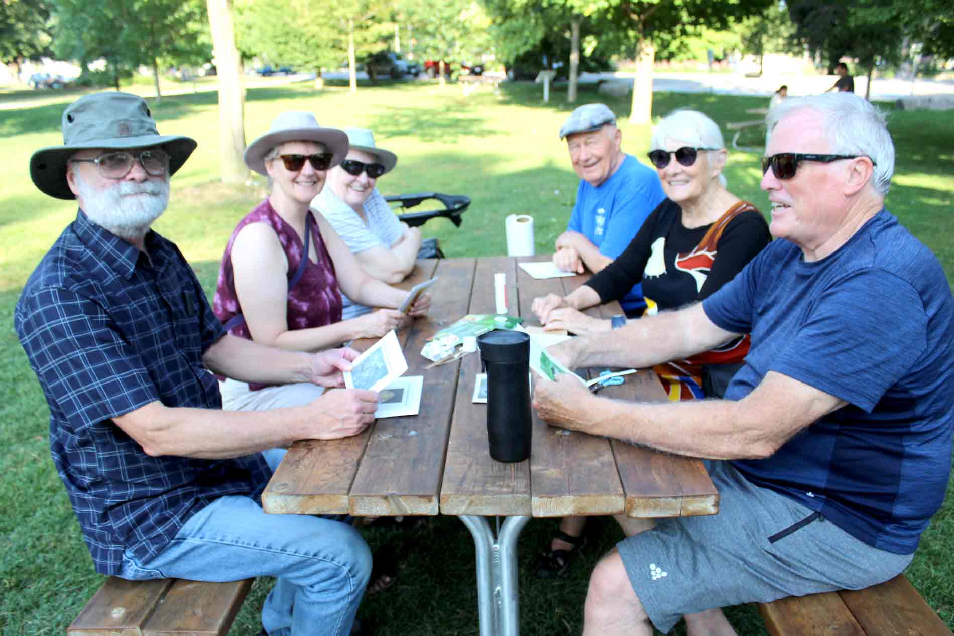 People make postcards to oppose Bill 5 post image