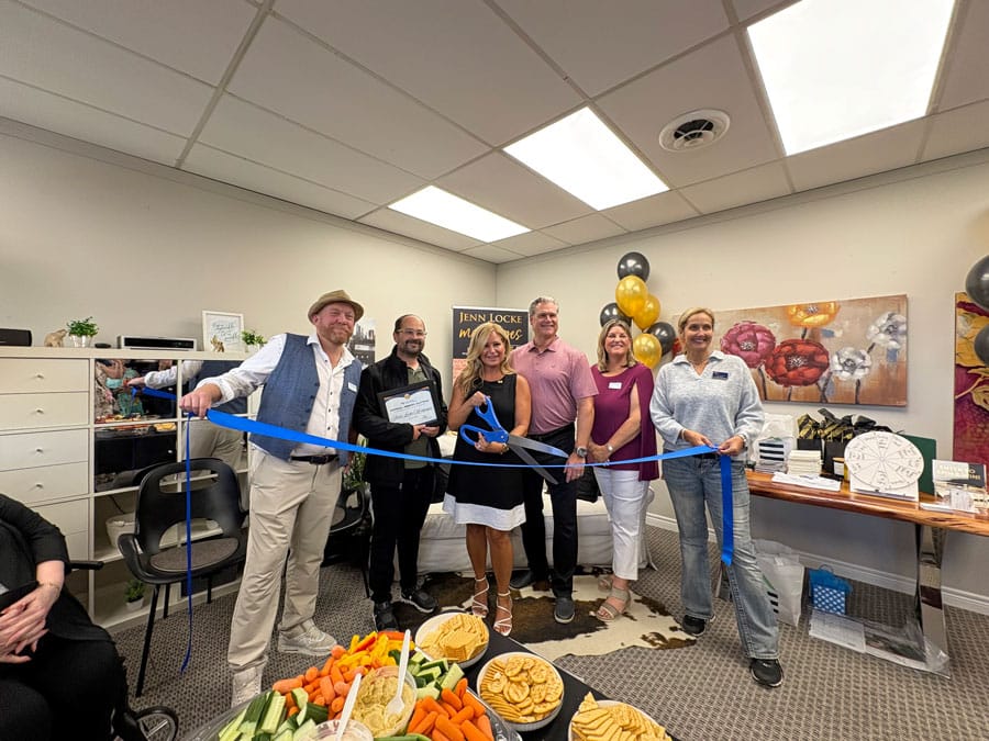Centre Wellington Chamber of Commerce congratulates Jenn Locke Mortgages at ribbon-cutting post image