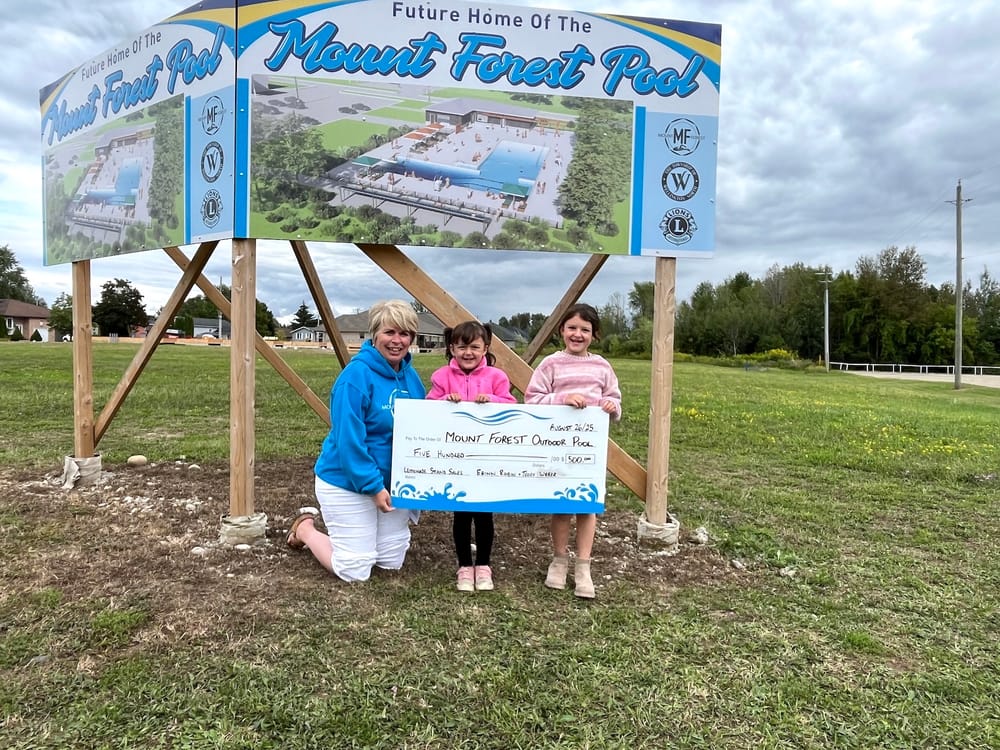 Local children donate $500 to Mount Forest pool fundraiser post image