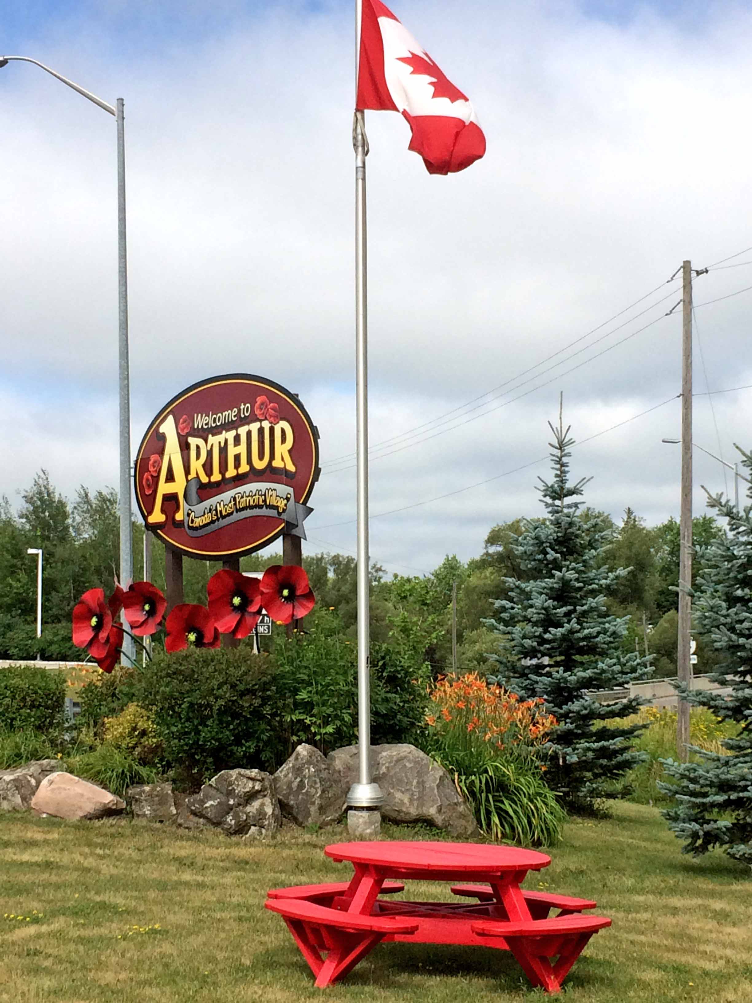 New feature adds to Arthur's south entrance