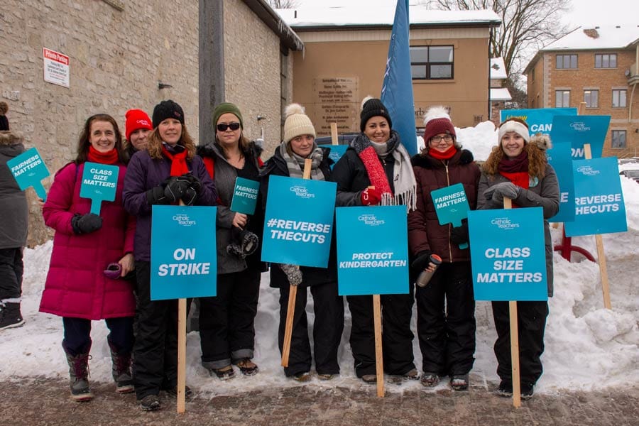 Mount Forest and Arthur teachers picketed in Fergus on Jan. 21