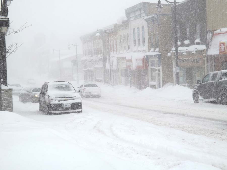 Heavy snowfall blankets region