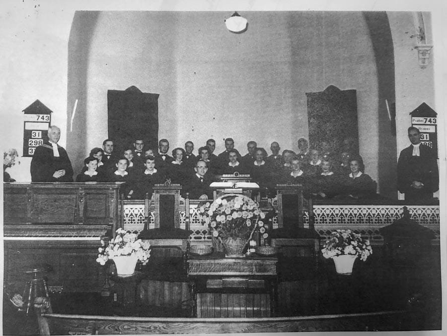 Local resident seeks to identify faces in Moorefield United Church photo