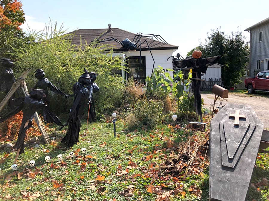 Fergus homeowners get into the Halloween spirit