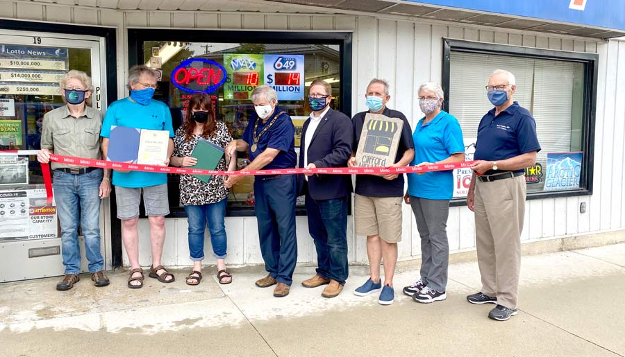 Minto Welcoming Committee host ribbon cuttings for new businesses