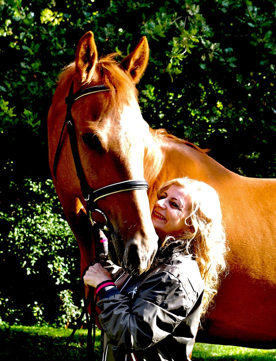 Leslie Kennedy brings knowledge and hands-on experience to enhance equine wellness