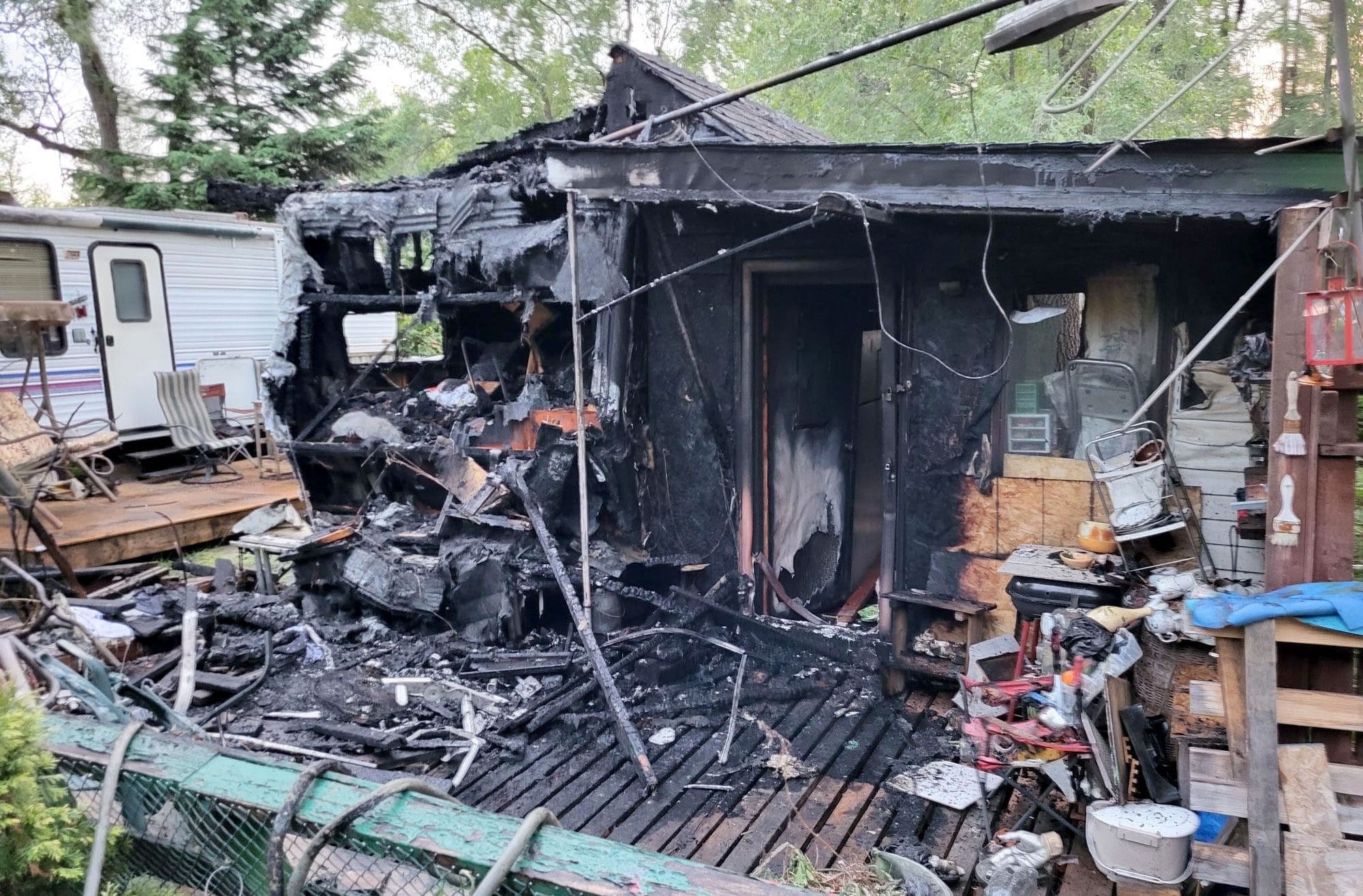 Electrical fire destroys trailer near Puslinch Lake