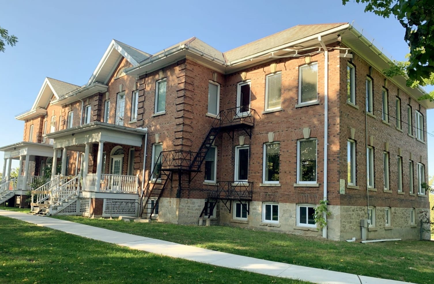 County planning symposium on health, housing in region