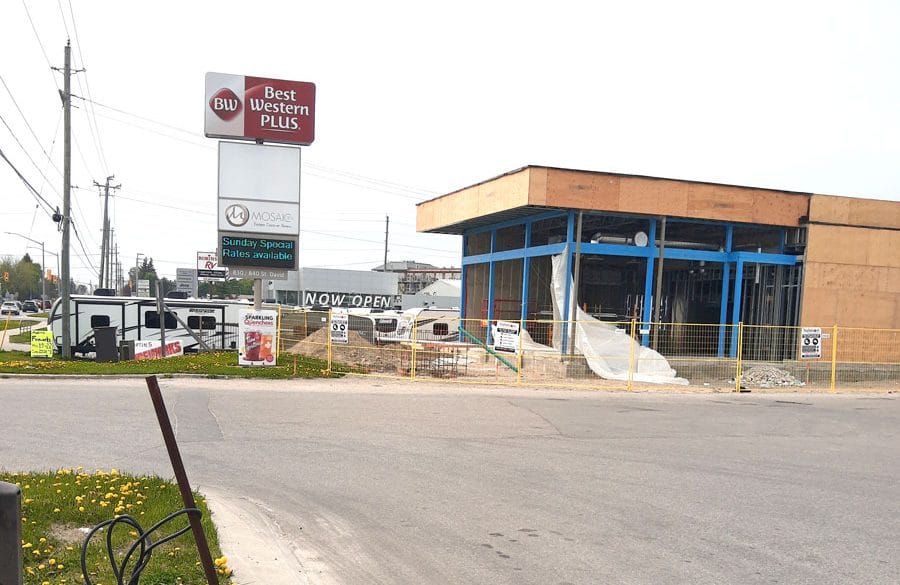 Fergus businesses evacuated, highway closed for gas leak