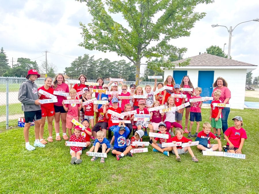 Arthur Day Camp team buys Buddy Bench with proceeds from lemonade sales