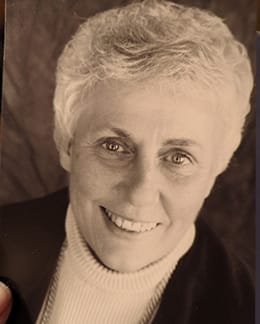 YOUNG, Jean Edna (Hillier)