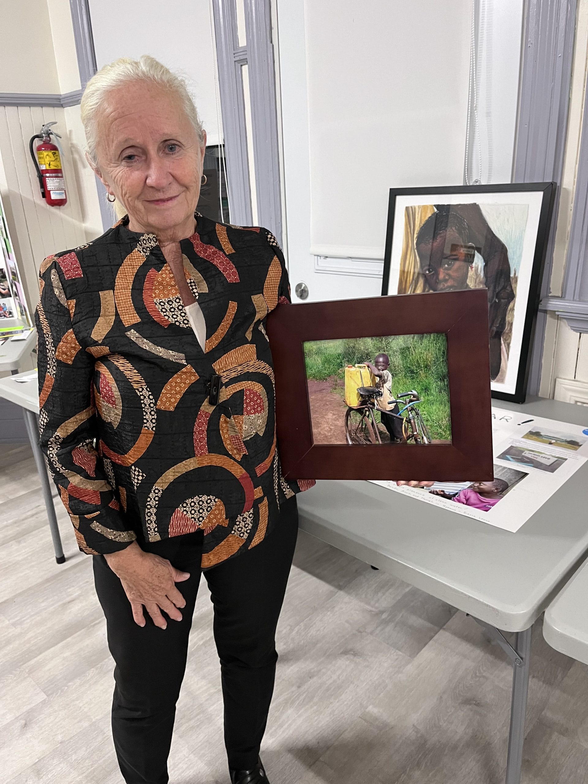 Local resident speaks on charitable Water Aid program