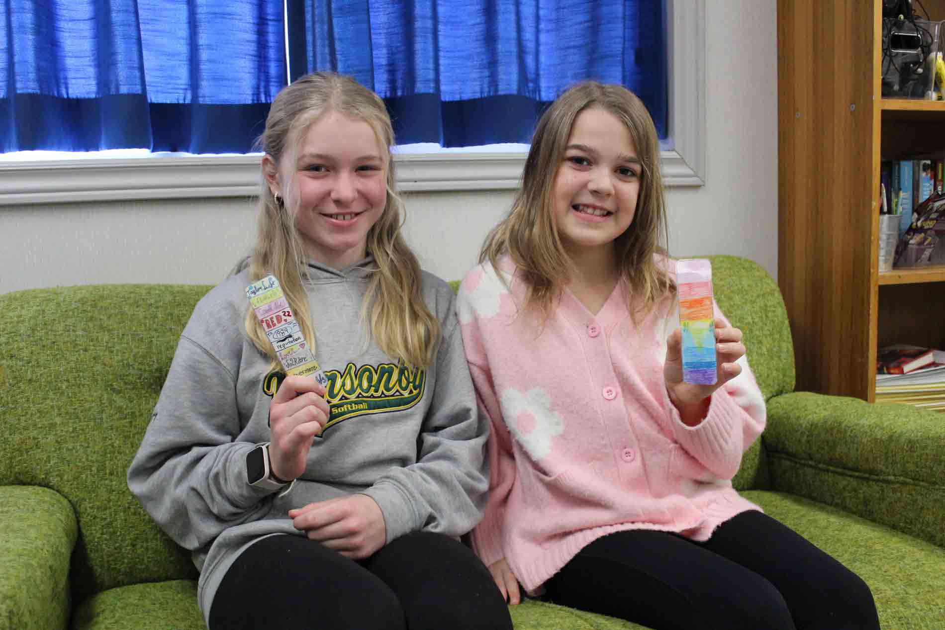 Grade 6 students make bookmarks to fundraise for Grove Hubs